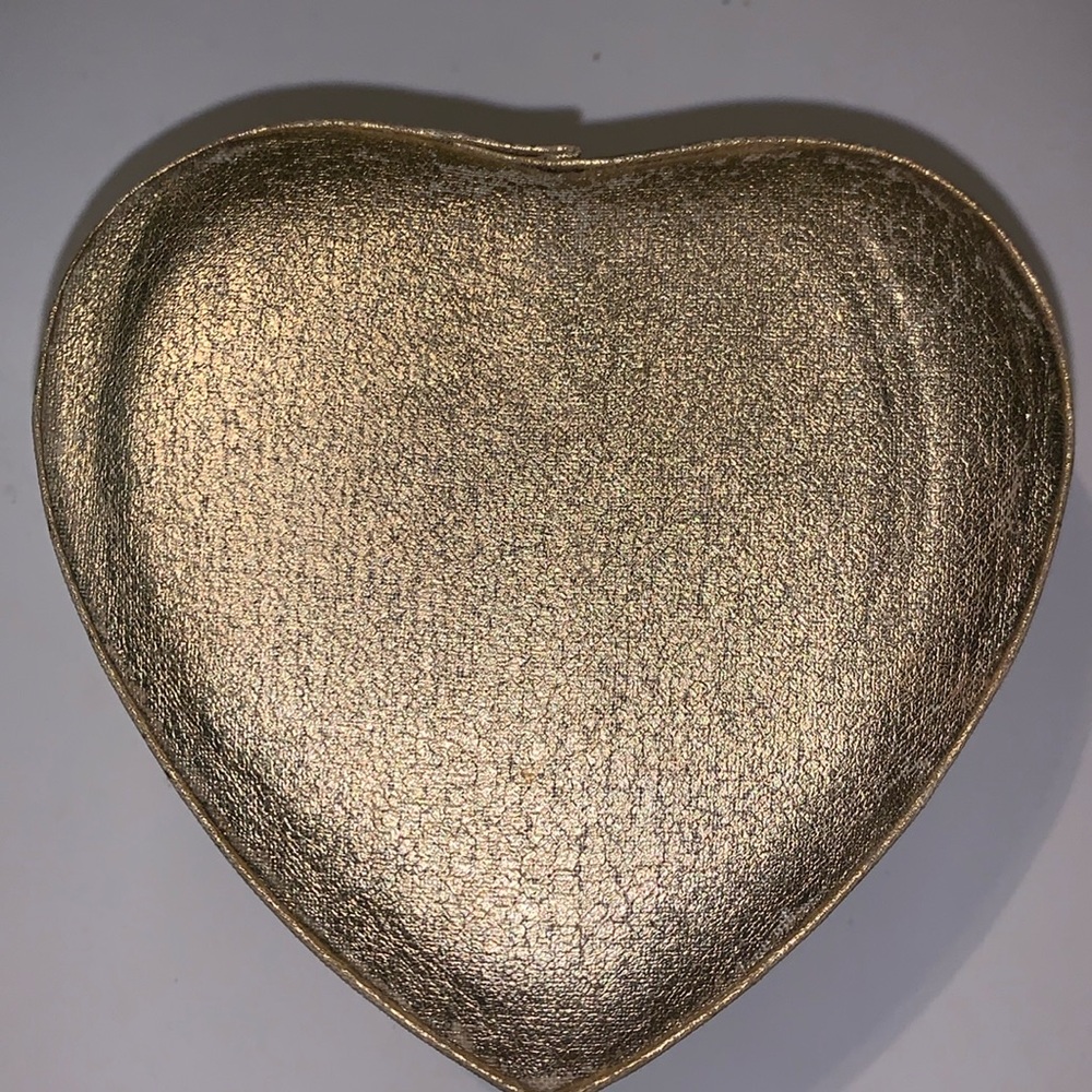 Vintage heart trinket/jewlery box